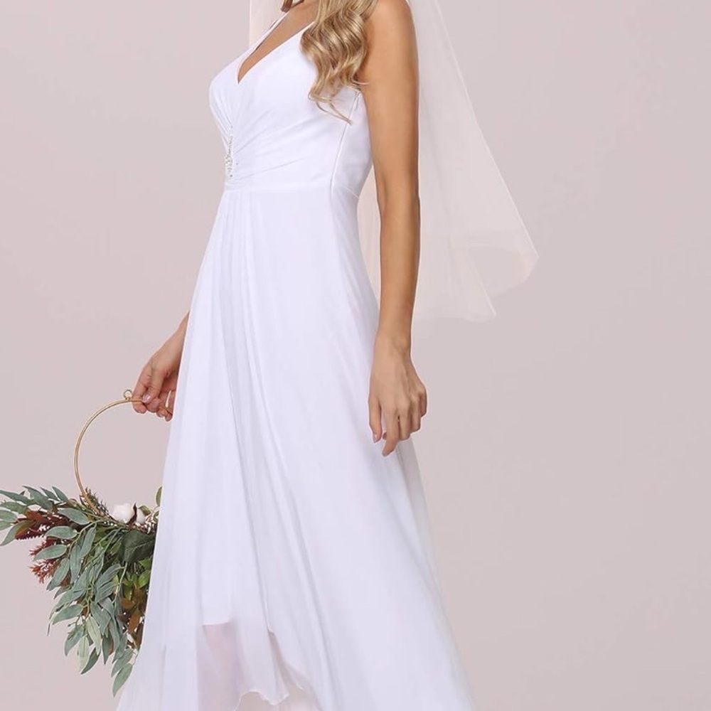 Elegant White Evening Gown - Picture 7 of 8